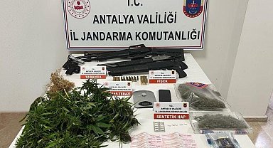 Evinde yetiştirdiği uyuşturucuları piyasaya süremeden yakalandı