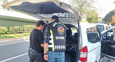 Fatih'te yayalara yol vermeyen sürücülere ceza yağdı