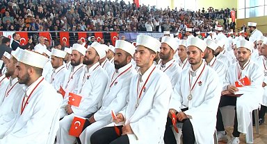 Gaziosmanpaşa'da 250 öğrenci hafız icazet aldı
