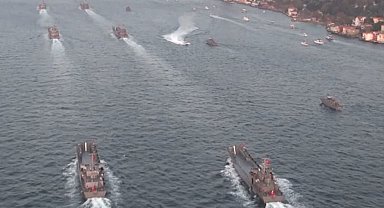 İstanbul Boğazı'ndan geçen 100 gemi havadan helikopter ile görüntülendi