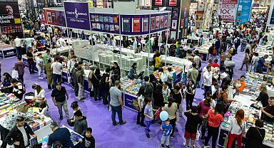 İZKİTAP'a yoğun ilgi