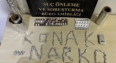 İzmir'de arama yapılan evlerden uyuşturucu fışkırdı