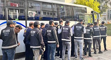 İzmir'de FETÖ'ye kıskaç: 84 kişi adliyede