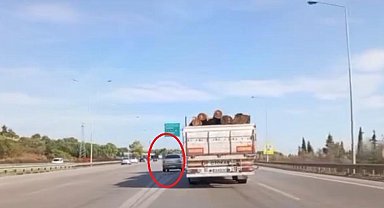 Kararsız sürücü otobanda refüje böyle daldı