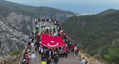Kazdağları'nda 100. Yılda 100 Gençle Doğa Yürüyüşü Etkinliği Yapıldı