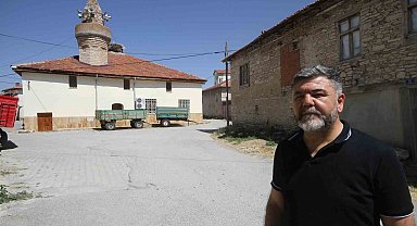 Konya'da 658 yıllık cami güdük minaresiyle dikkat çekiyor