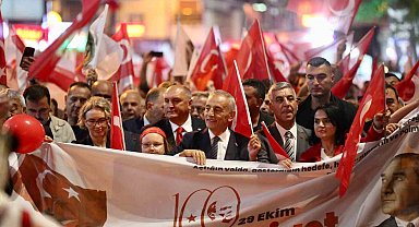 Küçükçekmece'de Cumhuriyet'in 100. yılı coşkuyla kutlandı