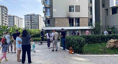 Lüks sitede çıkan yangında Rus ailenin yaşadığı daire kullanılamaz hale geldi