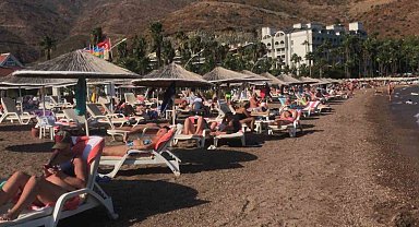 Marmaris'te deniz, kum ve güneş keyfi devam ediyor