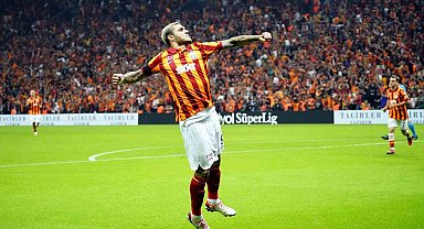 Mauro Icardi bu derbiyi de boş geçmedi