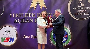 Medya Basın Federasyonu'ndan Prof. Dr. Karabulut'a ödül