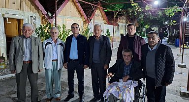 Muhtarlar Günü'nde mahallesinde görev yapmış eski muhtarları bir araya getirdi