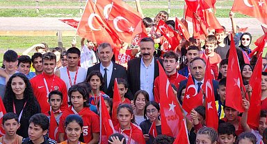 Öğrencilerin 100. yıl koşusu heyecanlı anlara sahne oldu