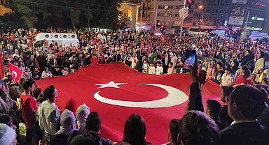 Şanlıurfa'da fener alayı yürüyüşü renkli görüntülere sahne oldu