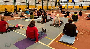 Seferihisarlı kadınlara klinik pilates dersleri