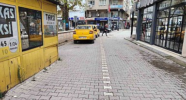 Taksiciyi kalbinden bıçakladı, cinayet aletini emanet bıraktı