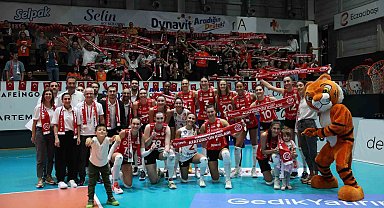 Vodafone Sultanlar Ligi: Eczacıbaşı: 3 - Çukurova Belediyespor: 0