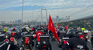 Yüzlerce moto kurye Cumhuriyet Bayramı'nı coşku ile kutladı