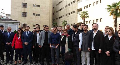 Afiş asan gençlerin 1 yıla kadar hapisleri istendi