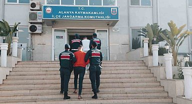 Antalya'da aranması olan 267 firari yakalandı