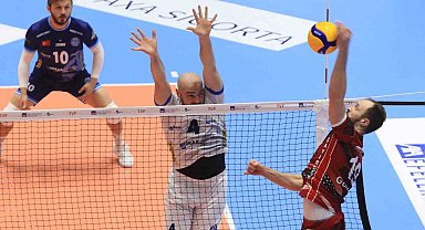 AXA Sigorta Efeler Ligi: Halkbank: 3 - Arkas Spor: 1