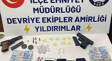 Bağcılar'da uyuşturucu denetiminde araçtan 13,44 gram taş kokain çıktı