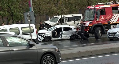 Bağcılar'da zincirleme kaza: 9 yaralı
