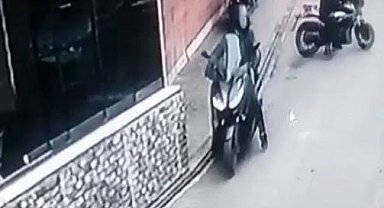 Bahçelievler'de motosiklet hırsızları kamerada