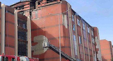 Başakşehir'de ayakkabı imalathanesinde çıkan yangın 4 saat sonra söndürüldü