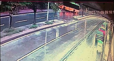 Beykoz'da freni patlayan İETT otobüsü yolun kenarına savruldu: 1 yaralı