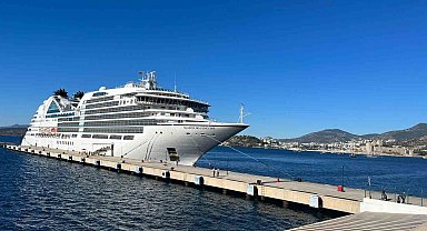 Bodrum'a sezonun son gemisi geldi