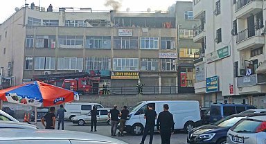 Denizli'de iş hanında yangın paniği