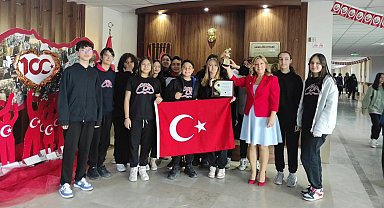 Denizlili Elif Öğretmen, Türkiye'nin 5 'Küresel Öğretmen'inden 1'i oldu