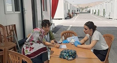 DEÜ Malatya'da depremzedeleri yalnız bırakmıyor