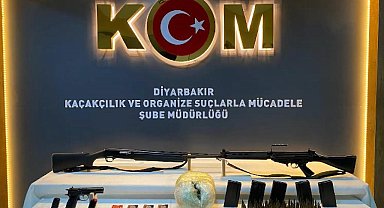Diyarbakır'da buğday yığınları altında silahlar ve uyuşturucu ele geçirildi