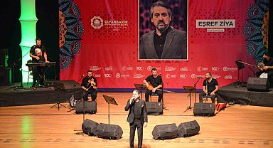 Diyarbakır'da "Eskimeyen Ezgiler" dinleyiciyle buluştu