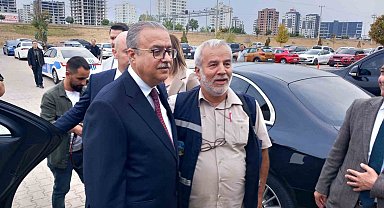 Diyarbakırlı hayvansever, sokak hayvanlarına yem temini için harekete geçti