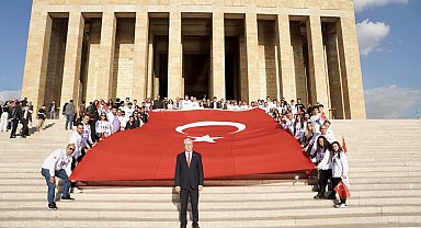 Ege Üniversitesi Heyeti, Cumhuriyetin 100. Yılında Atatürk'ün huzurunda
