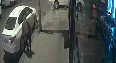 Esenler'de 30 otomobilin lastiklerini patlattı: O anlar kamerada