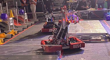 Esenler'de 800 öğrencinin katıldığı "Robot Yarışları" başladı