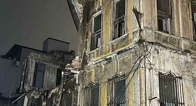 Fatih'te metruk binada kısmi çökme meydana geldi