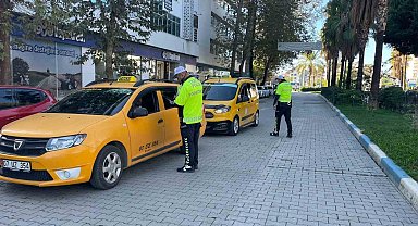 Gazipaşa'da taksiciler denetlendi
