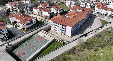 Gölcük'te yenilenmeyen okul kalmıyor