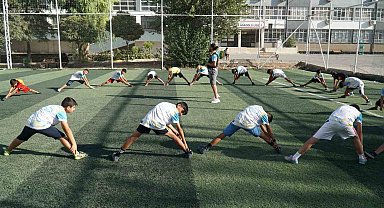 Haliliye'de 21 halı saha gençlerin hizmetine sunuldu