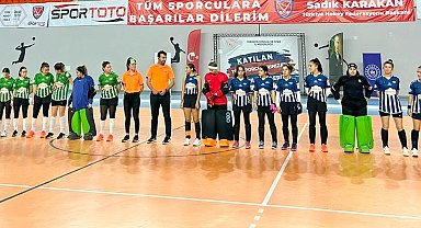Hokey 'de Muğla'dan iki takımı Süper Lig'de karşı karşıya geldi