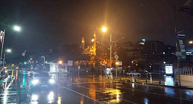 İstanbul'da beklenen sağanak başladı