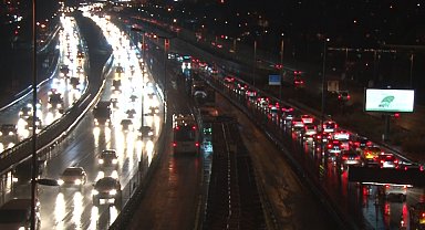İstanbul'da sağanak yağmur etkili oluyor