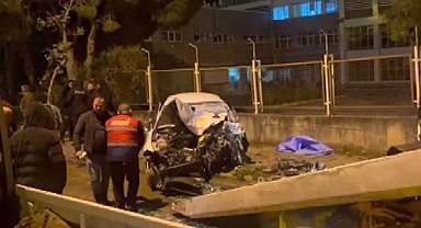 İzmir'de belediye otobüsü ile otomobil kafa kafaya çarpıştı: 1 ölü, 2 yaralı