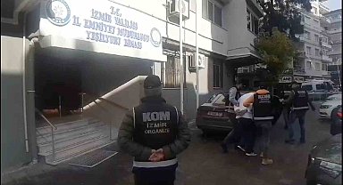 İzmir'de silah ticareti yapan şebeke çökertildi
