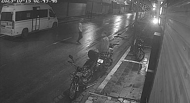 Kameralara aldırış etmeden motosikleti çalan zanlı tutuklandı